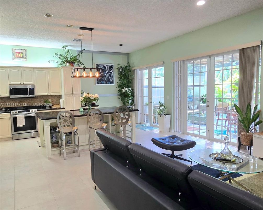 Dining room, Interior, Kitchen, Pendant Lights, Recessed Lighting, Stainless Steel Appliances