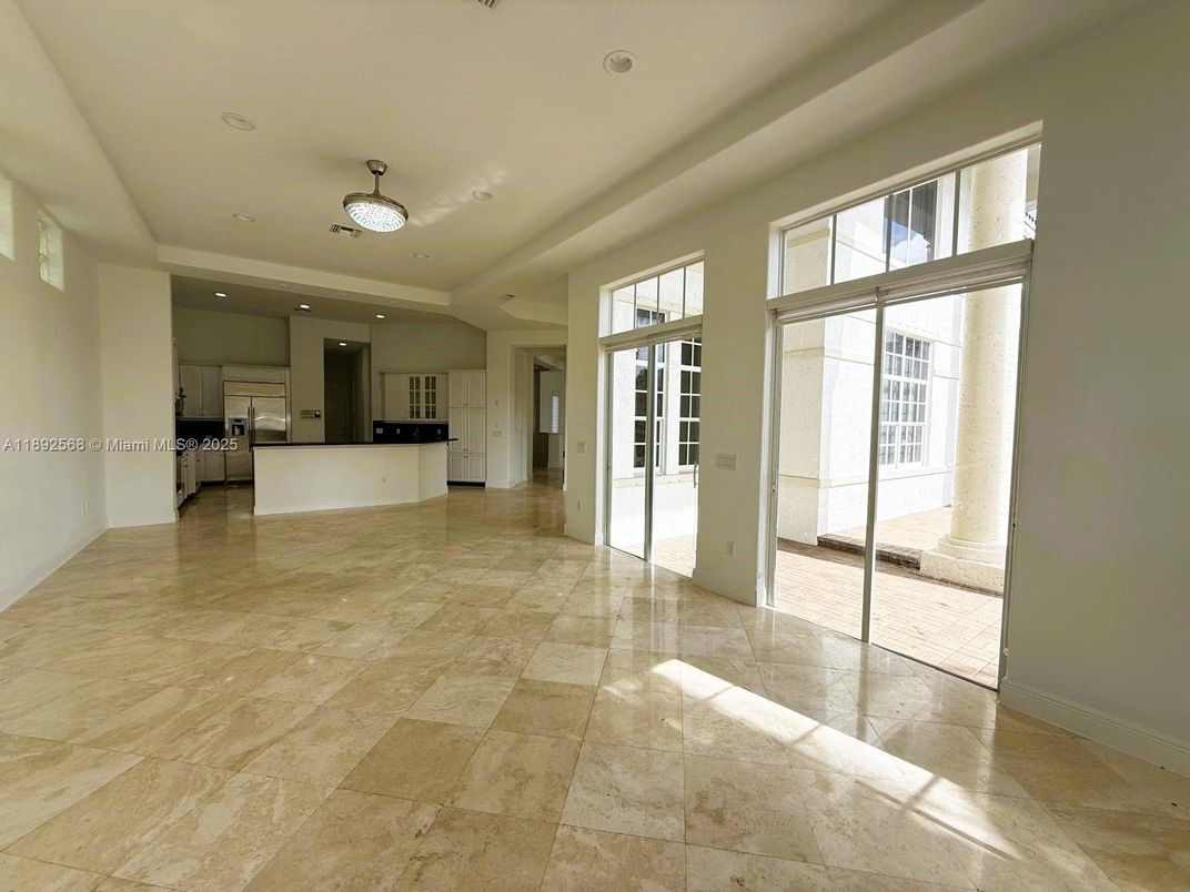 Empty room, Interior, Kitchen, Recessed Lighting