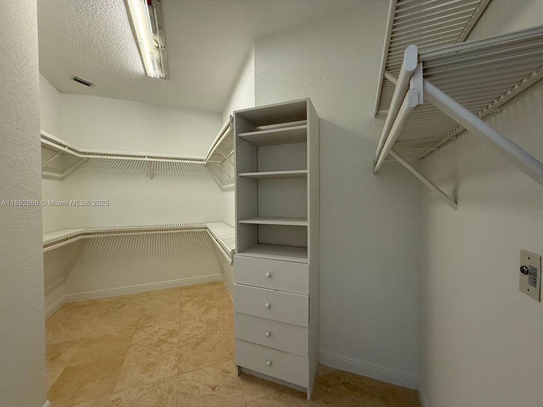 Interior, Walk-in Closets