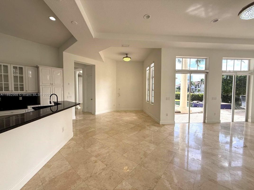 Empty room, Interior, Kitchen, Recessed Lighting