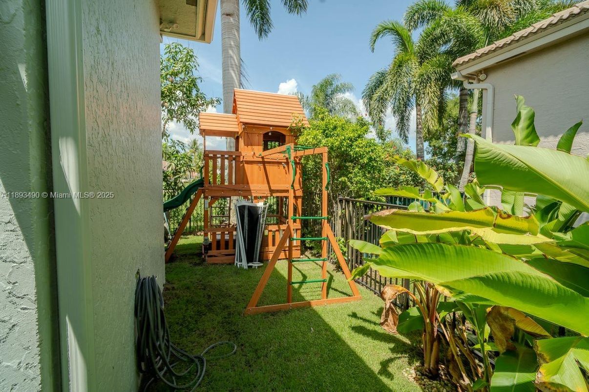 Backyard, Exterior, Playground