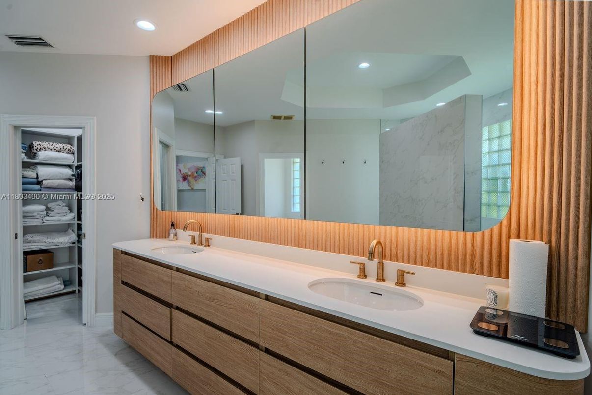 Bathroom, Dual Sink Vanities, Interior, Marble, Recessed Lighting