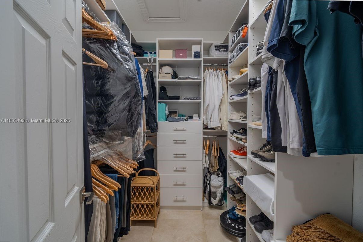 Interior, Walk-in Closets