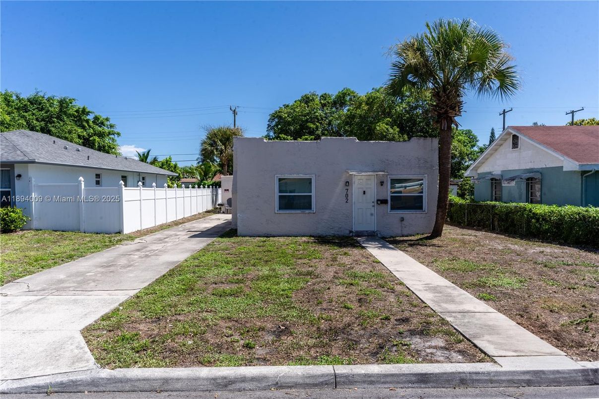 Exterior, Facade, None