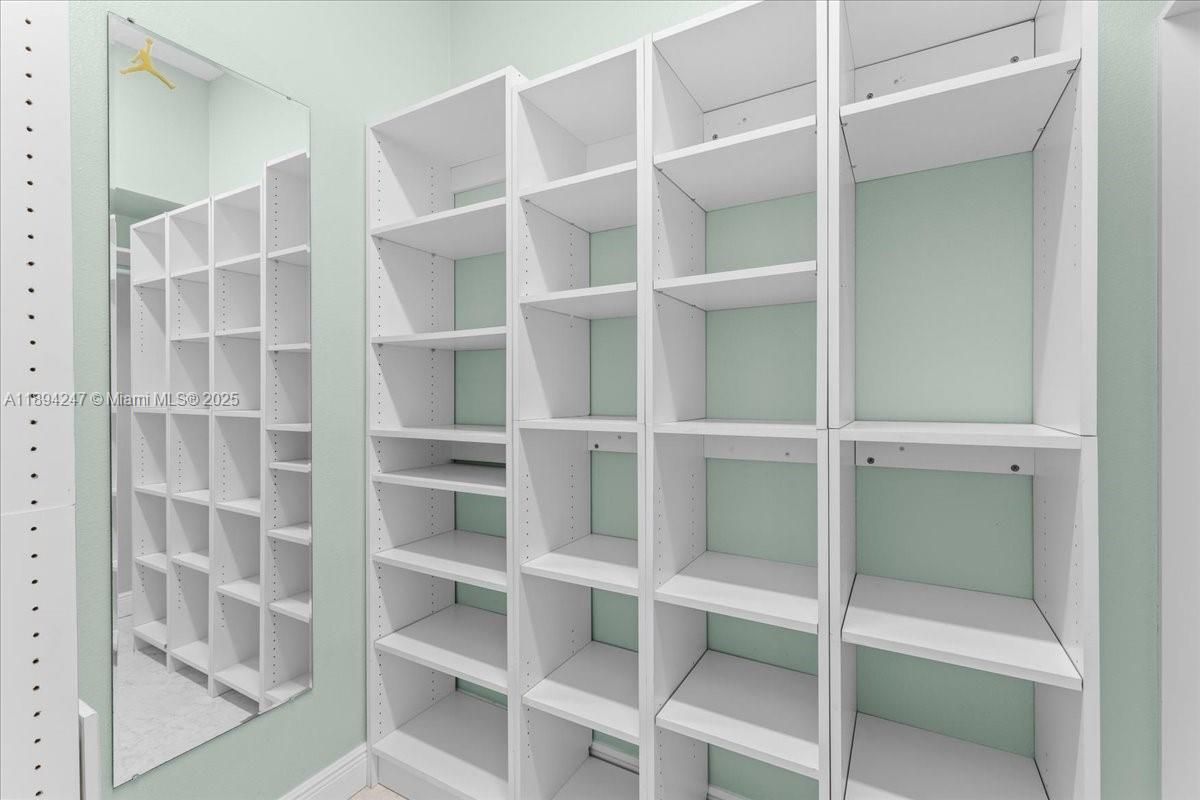 Interior, Walk-in Closets