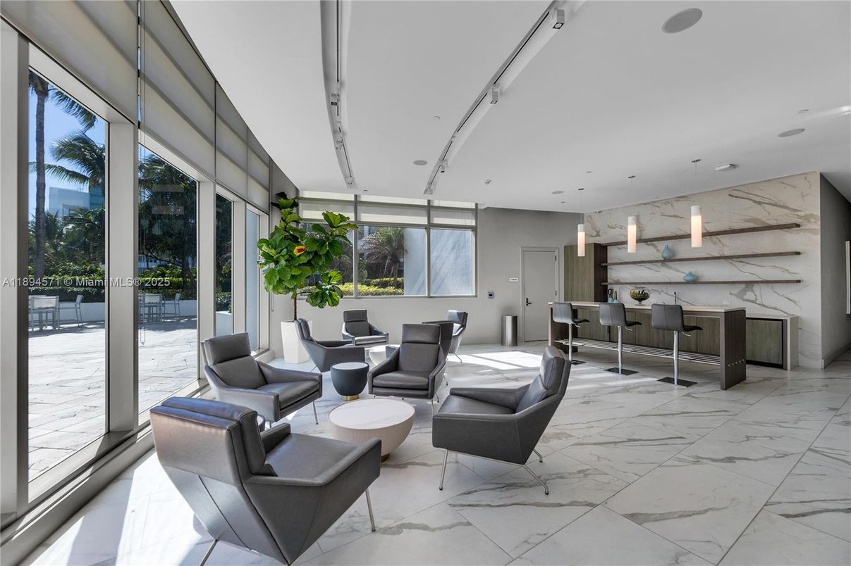 Interior, Living room, Marble, Marble Walls, Pendant Lights, Recessed Lighting