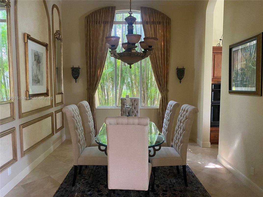 Chandelier, Dining room, Interior
