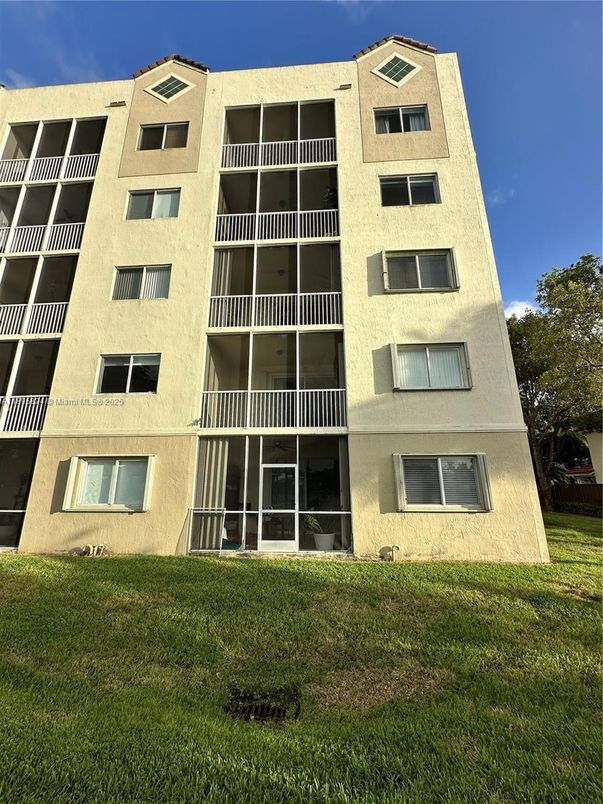 Exterior, Facade, Condo Building