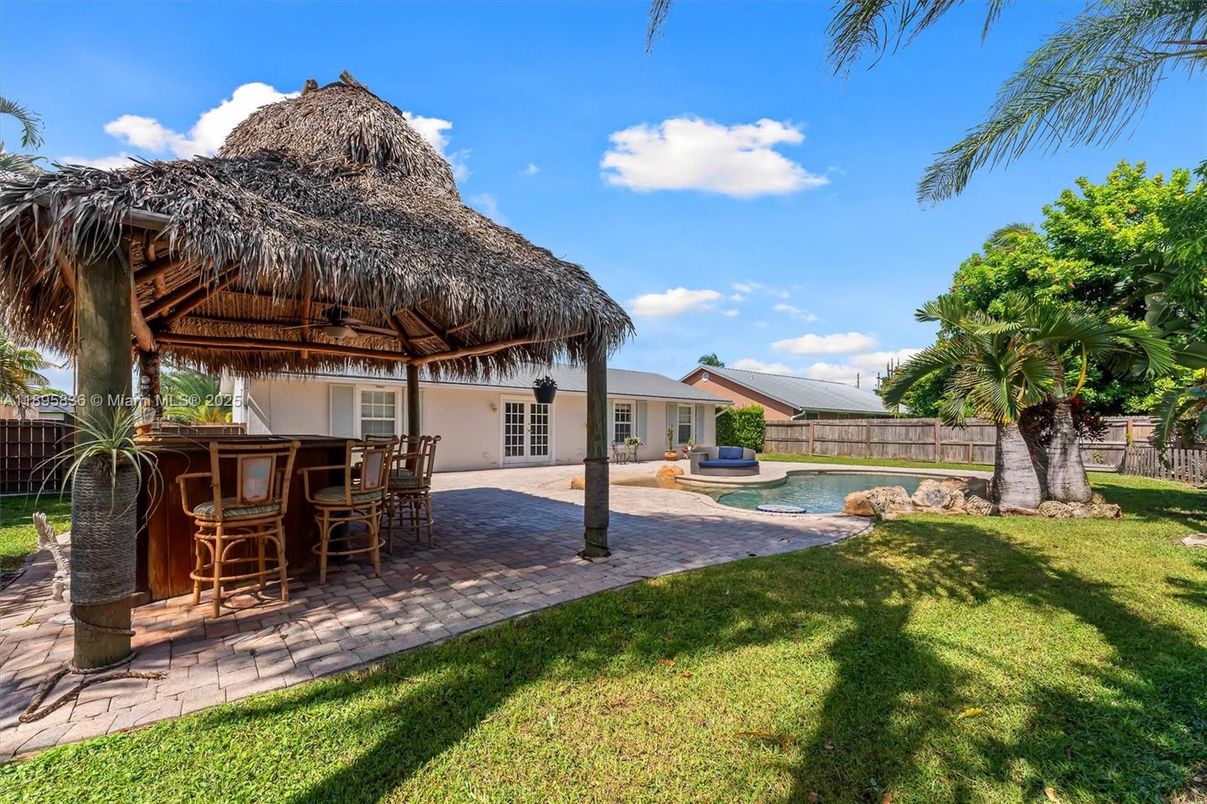 Backyard, Exterior, Outdoor Kitchen, Pool