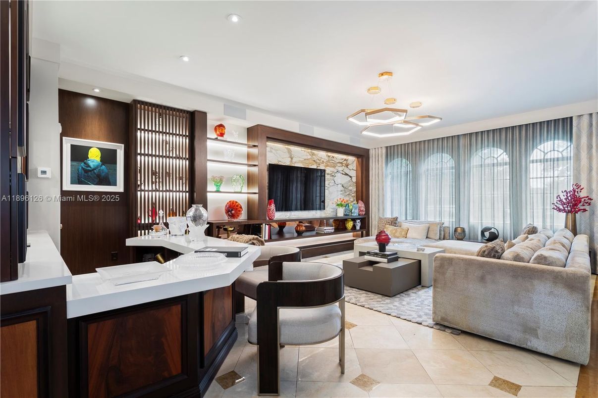 Interior, Living room, Pendant Lights, Recessed Lighting