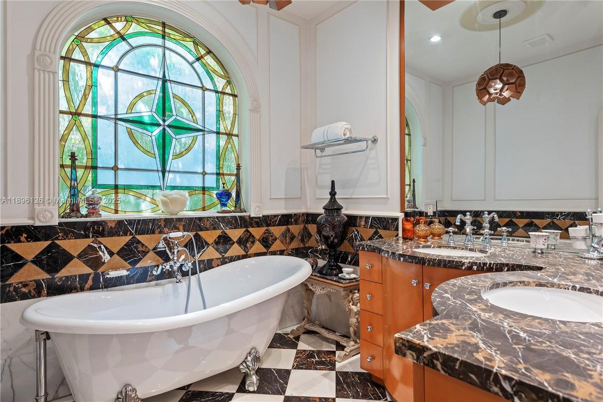 Bathroom, Dual Sink Vanities, Free Standing Baths, Interior, Pendant Lights, Recessed Lighting