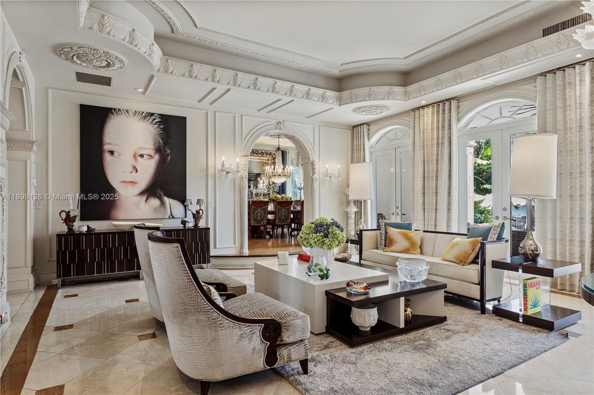 Chandelier, Dining room, Interior, Living room, Recessed Lighting