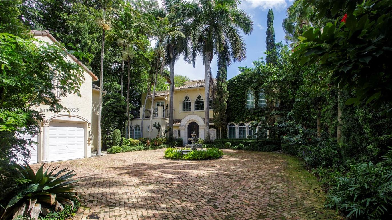 Backyard, Exterior, Facade, Mediterranean