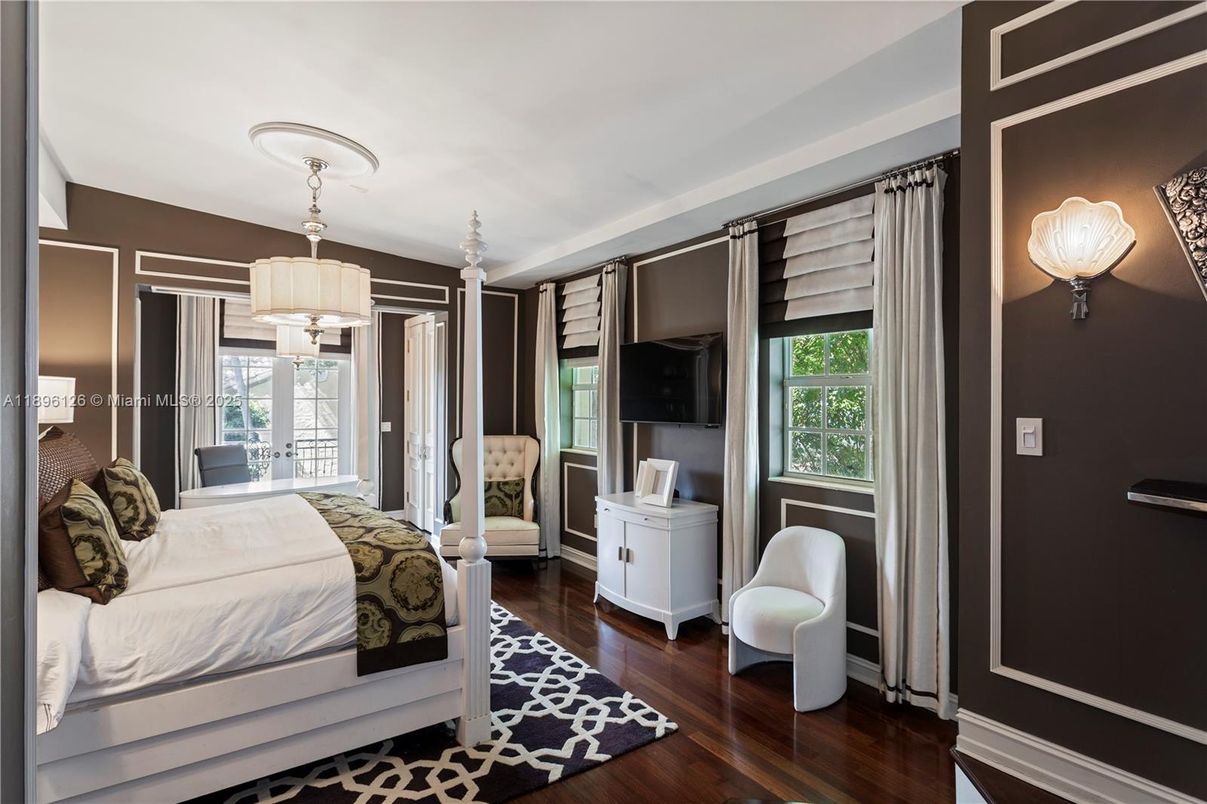 Bedroom, Interior, Pendant Lights, Wood Texture Flooring