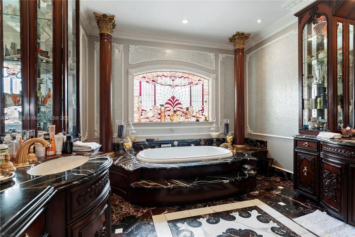 Bathroom, Interior, Marble, Recessed Lighting