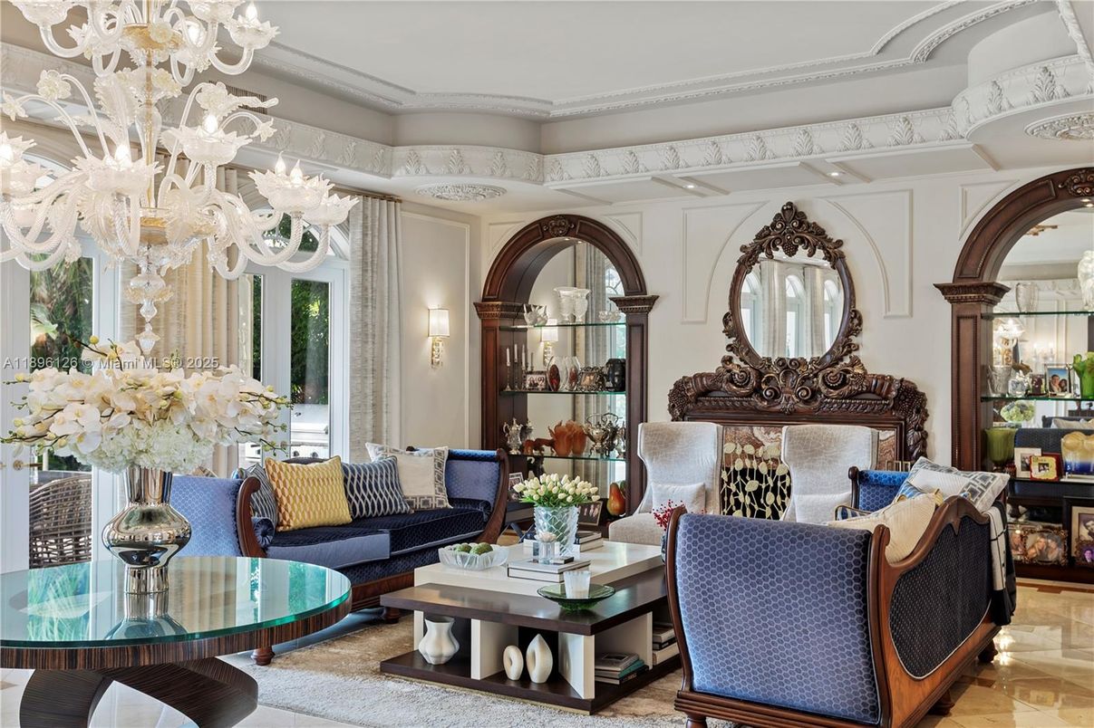 Chandelier, Interior, Living room