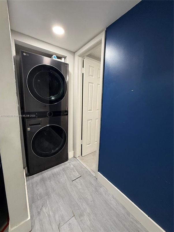 Interior, Recessed Lighting, Utility Closets, Washer, Wood Texture Flooring