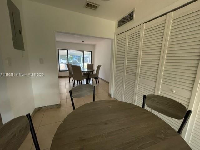 Dining room, Interior