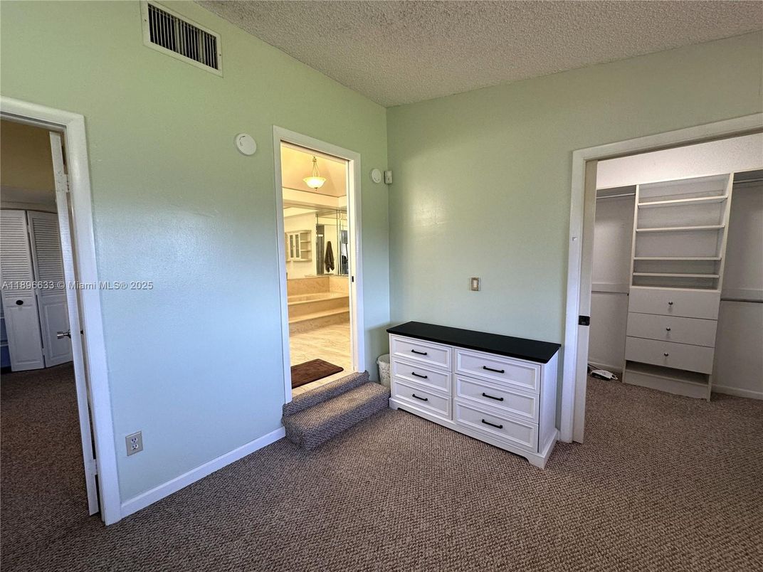 Interior, Walk-in Closets