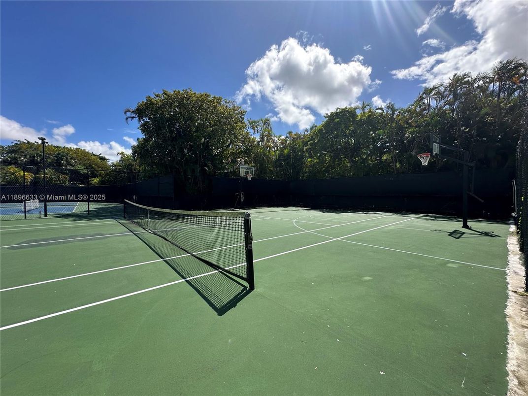 Exterior, Tennis Courts