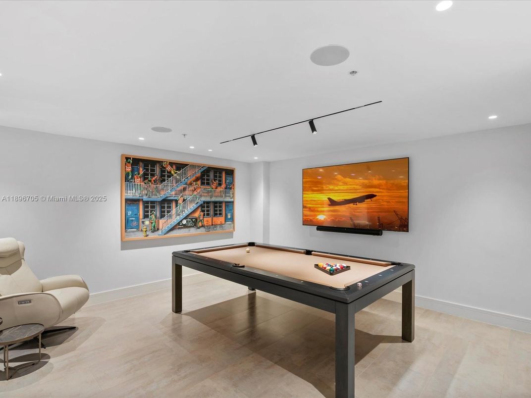 Billiard Table, Game Room, Interior, Recessed Lighting
