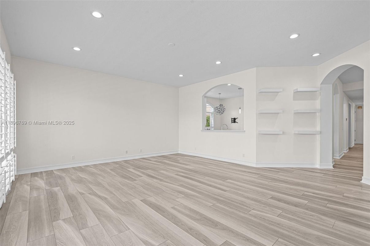 Empty room, Interior, Recessed Lighting, Wood Texture Flooring