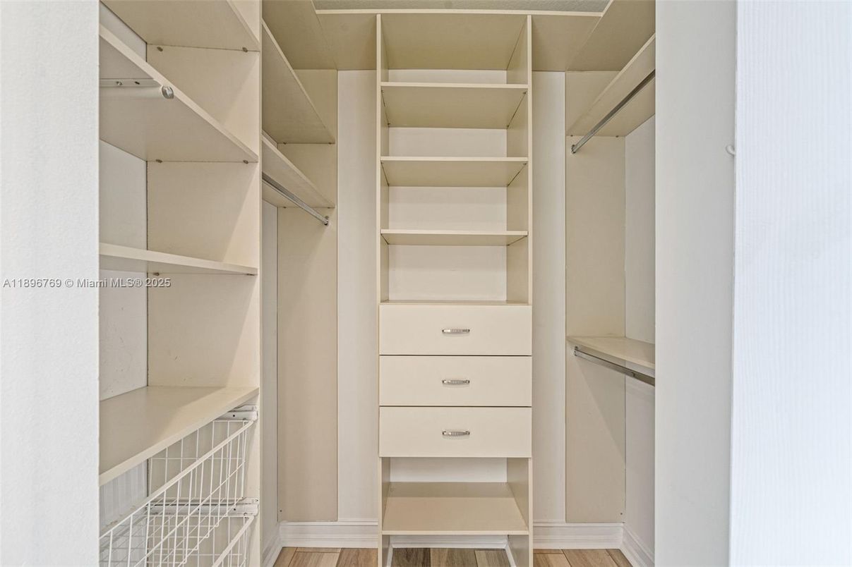 Interior, Walk-in Closets, Wood Texture Flooring