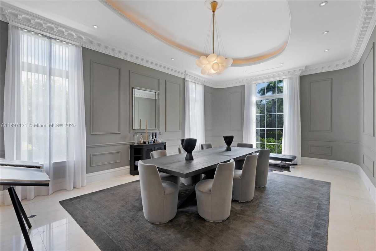 Dining room, Interior, Pendant Lights, Recessed Lighting