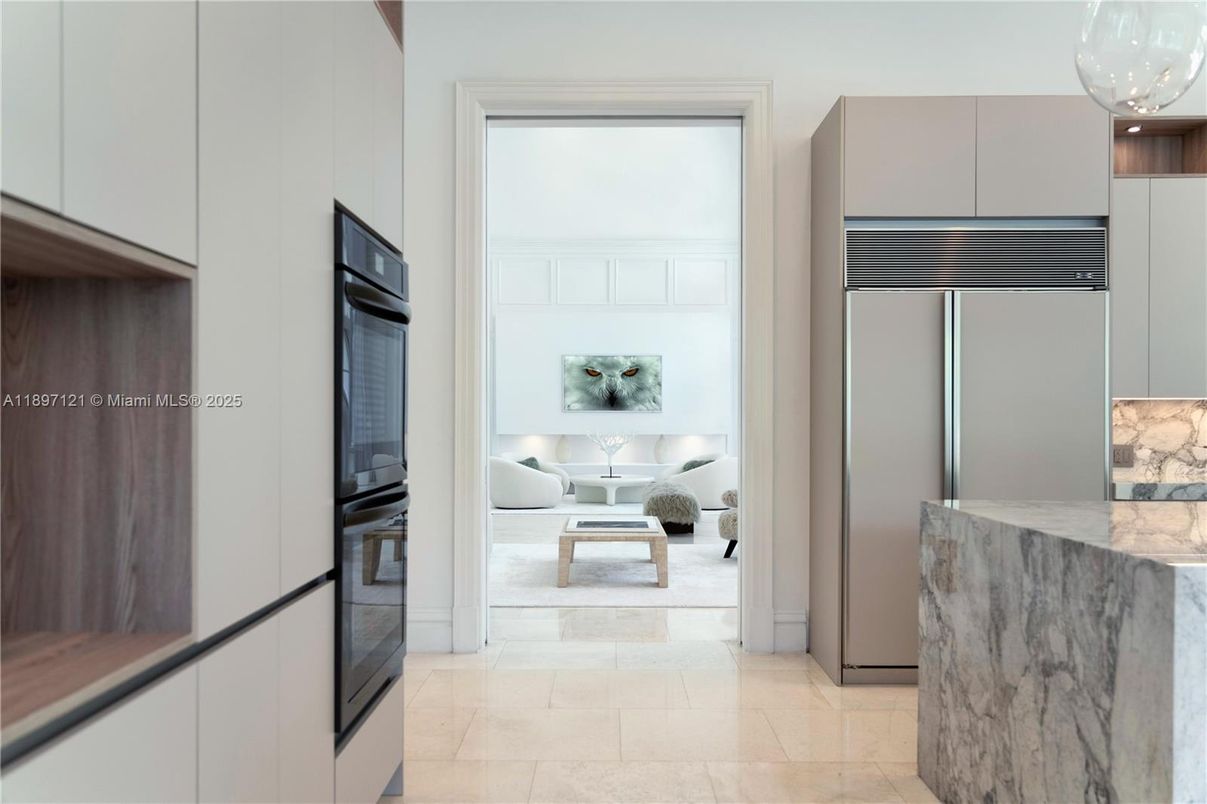 Interior, Kitchen, Living room, Stainless Steel Appliances