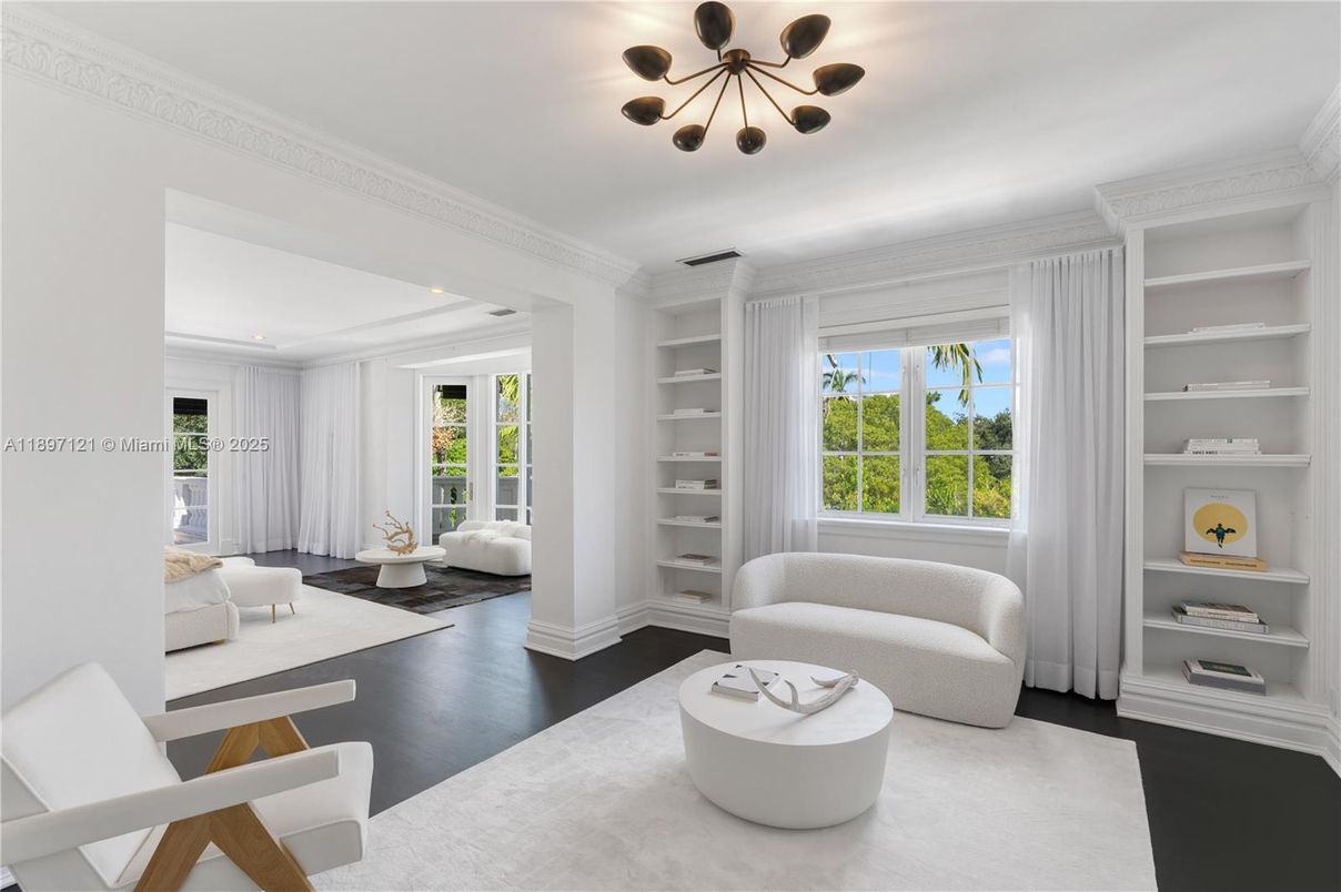 Interior, Pendant Lights, Recessed Lighting, Wood Texture Flooring