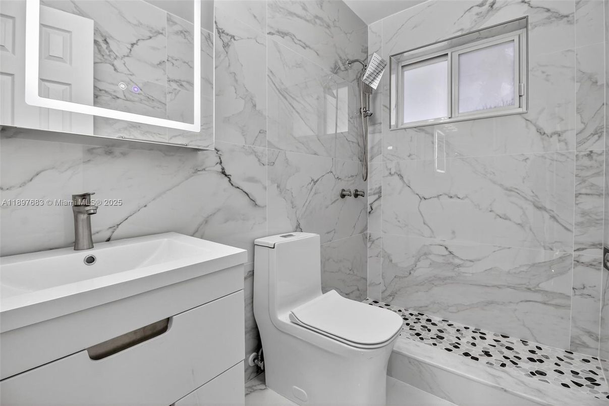 Bathroom, Interior, Marble Walls