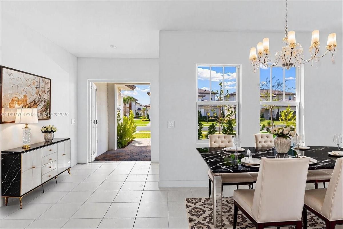 Chandelier, Dining room, Interior