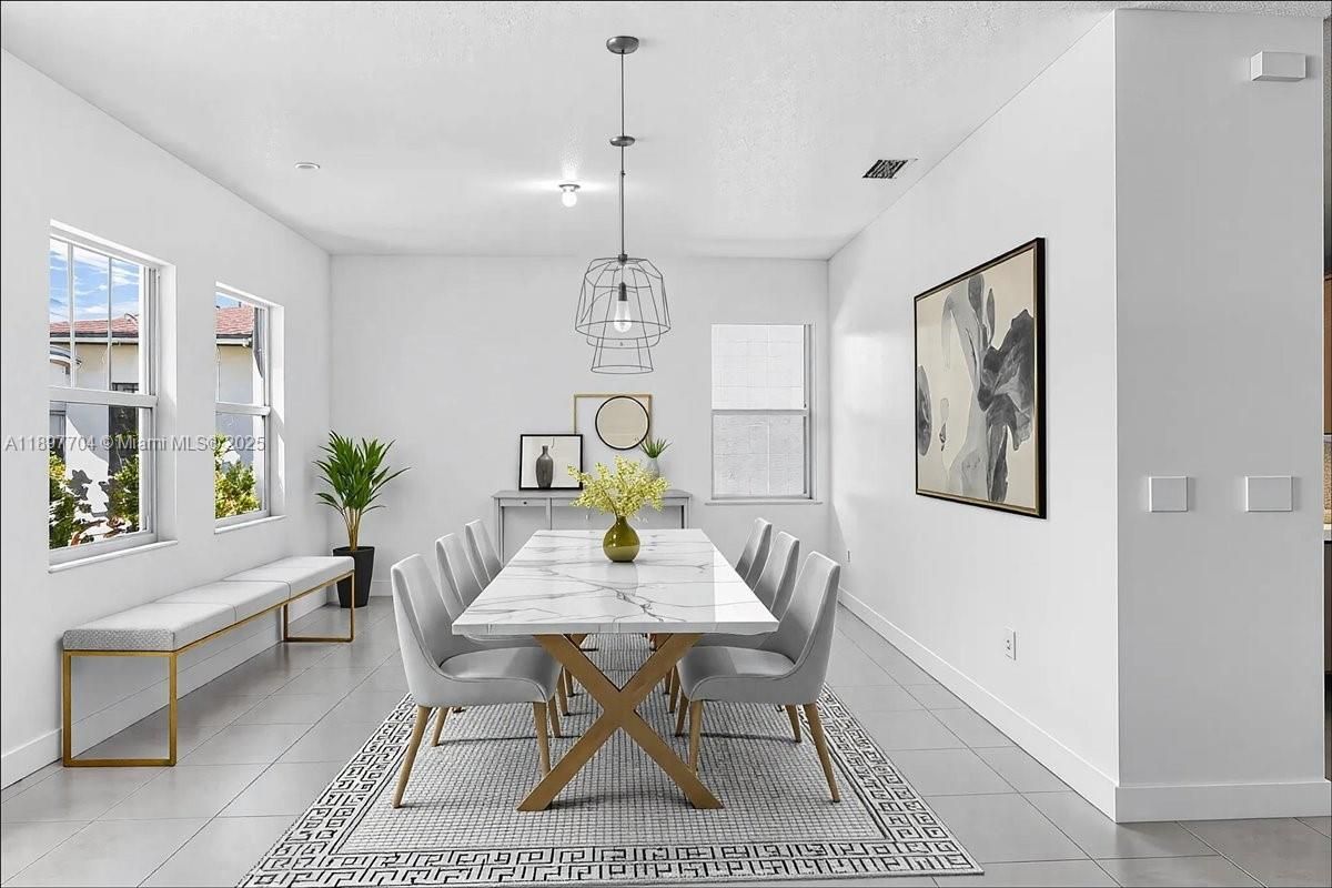 Dining room, Interior, Pendant Lights