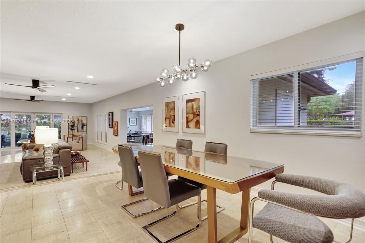Dining room, Interior, Living room, Pendant Lights, Recessed Lighting
