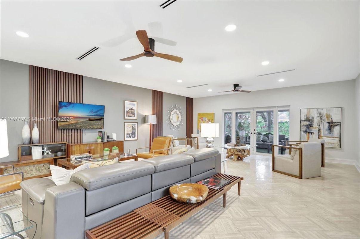 Dining room, Interior, Living room, Recessed Lighting, Wood Texture Flooring