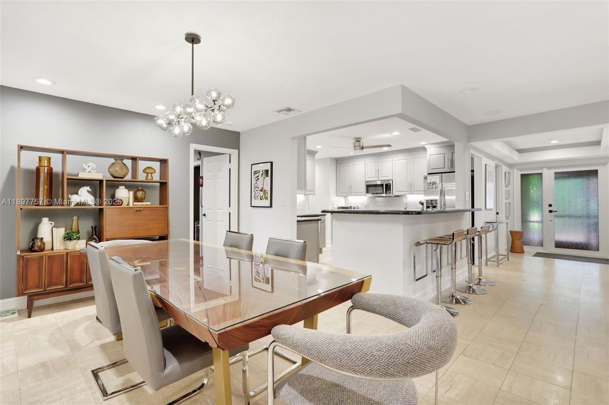 Dining room, Interior, Kitchen, Pendant Lights, Recessed Lighting, Stainless Steel Appliances