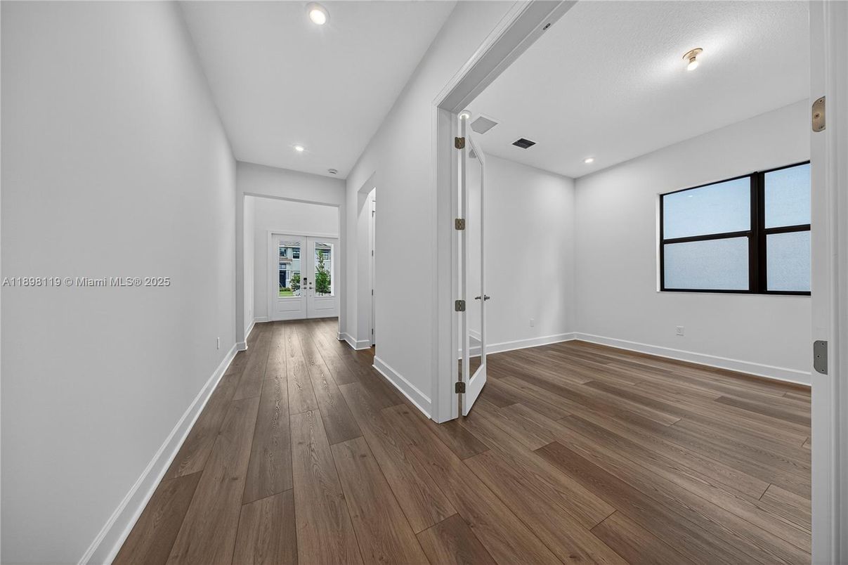 Empty room, Interior, Recessed Lighting, Wood Texture Flooring