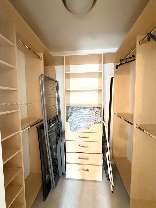 Interior, Walk-in Closets