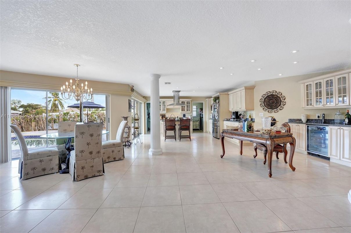 Chandelier, Dining room, Interior, Kitchen, Recessed Lighting