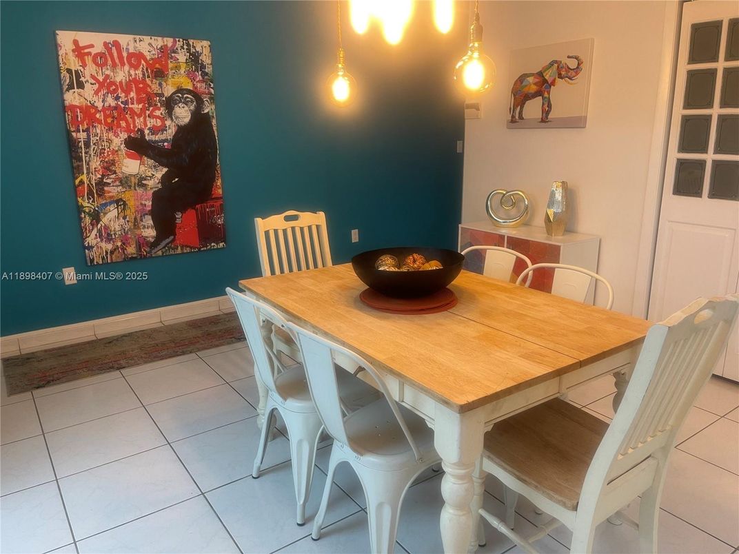 Dining room, Interior