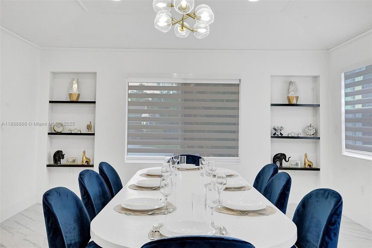 Dining room, Interior, Marble, Pendant Lights