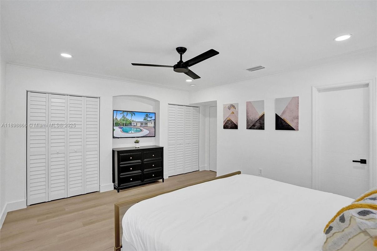 Bedroom, Interior, Recessed Lighting, Wood Texture Flooring