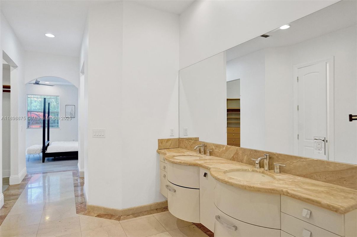 Bathroom, Interior, Recessed Lighting