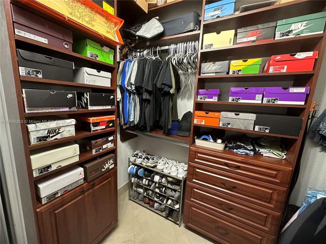 Interior, Walk-in Closets