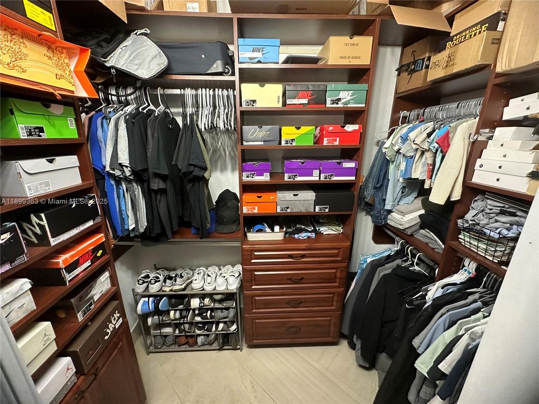 Interior, Walk-in Closets
