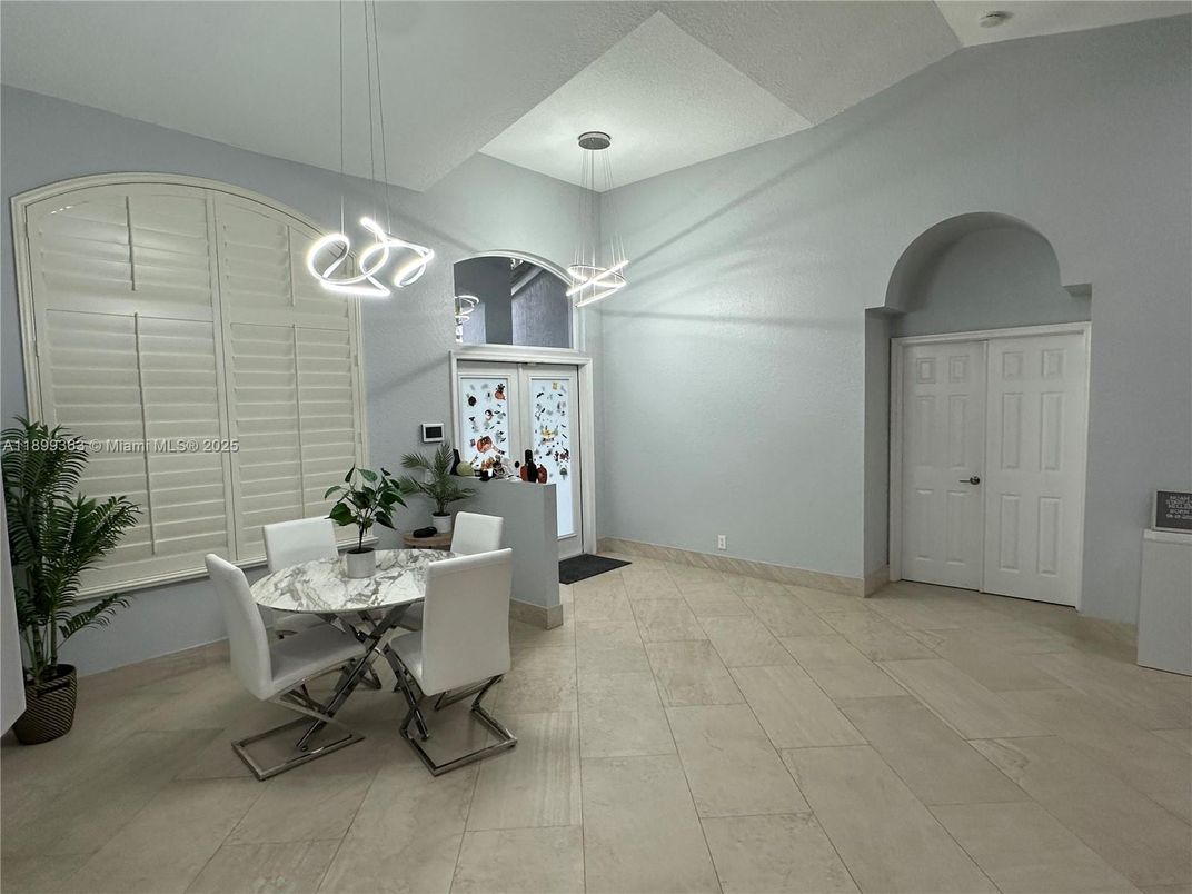 Dining room, Interior, Pendant Lights
