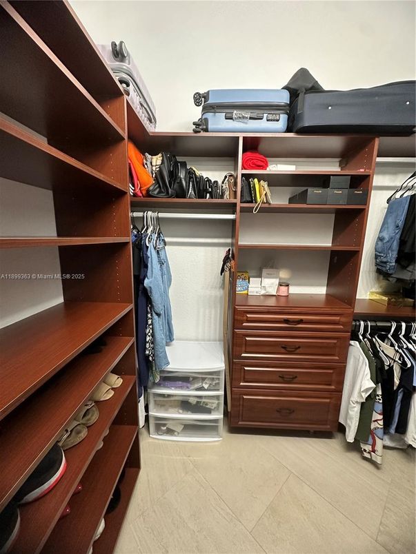 Interior, Walk-in Closets, Wood Texture Flooring