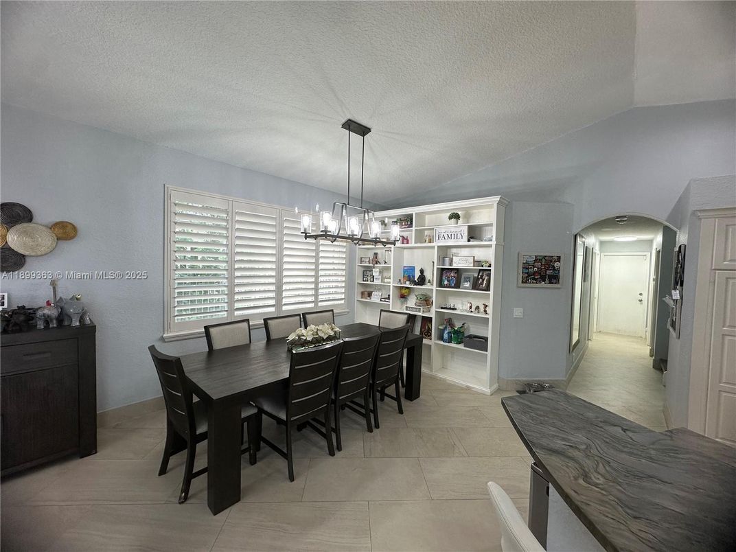 Chandelier, Dining room, Interior, Pendant Lights