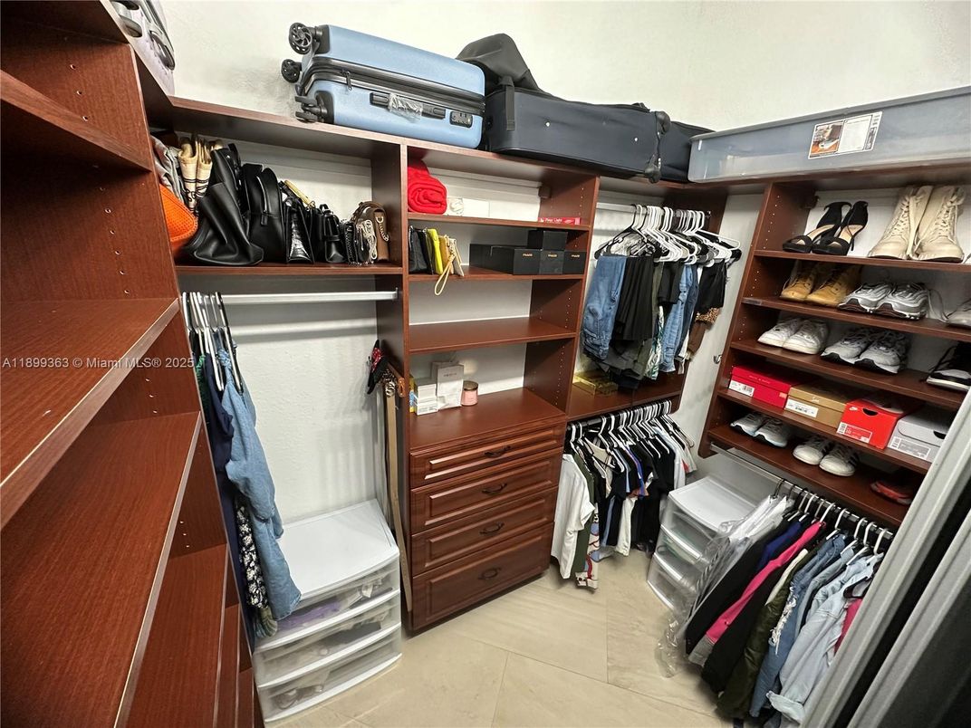 Interior, Walk-in Closets