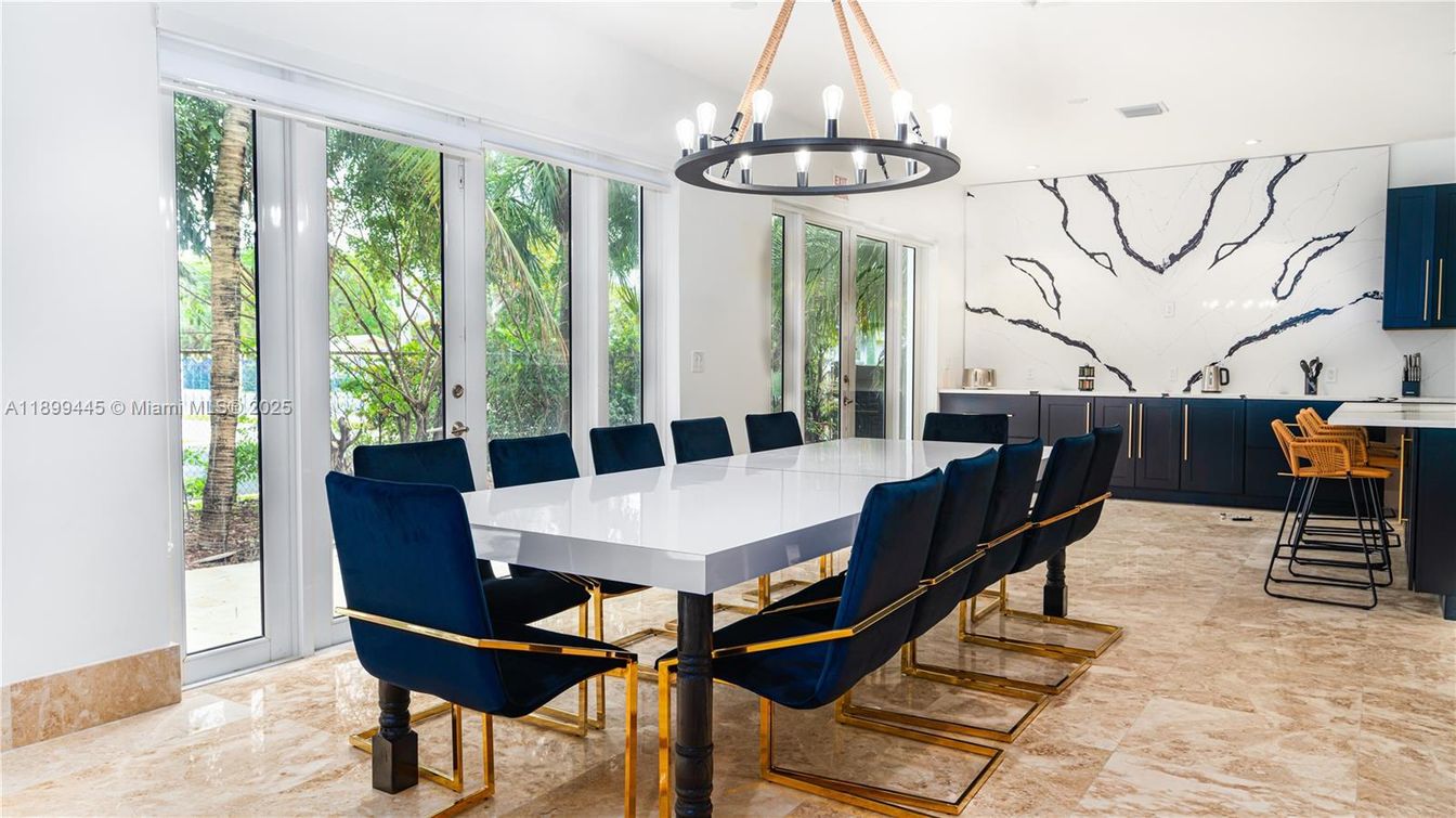 Chandelier, Dining room, Interior, Marble Walls